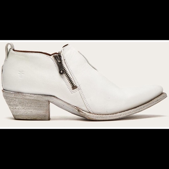 Frye | Shoes | Frye Sacha Moto Shootie 